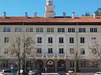 Ремонтират сградата на общината в Мадан по проект "Красива България"