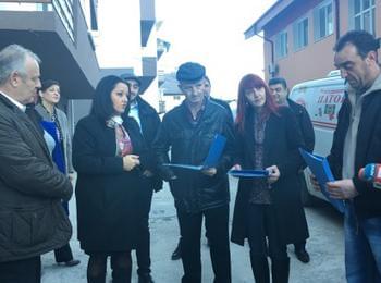  Министър Лиляна Павлова откри официално саниран с европейски средства жилищен блок в Смолян
