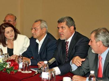 Ахмет Доган си назначи петима заместници