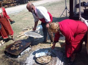 Кулинари от община Смолян популяризираха родопската кухня на първия по рода си фестивал на скарата и балканската музика „Скариада”