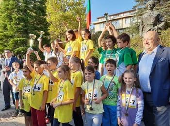 600 деца участваха в традиционната лекоатлетическа щафета, посветена на Освобождението на Родопите
