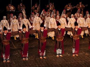 Фoлĸлopeн aнcaмбъл „Poдопa“ обявява кастинг зa танцьори,певици и оркестранти