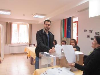  Марин Захариев : „Млади хора, гласувайте!”