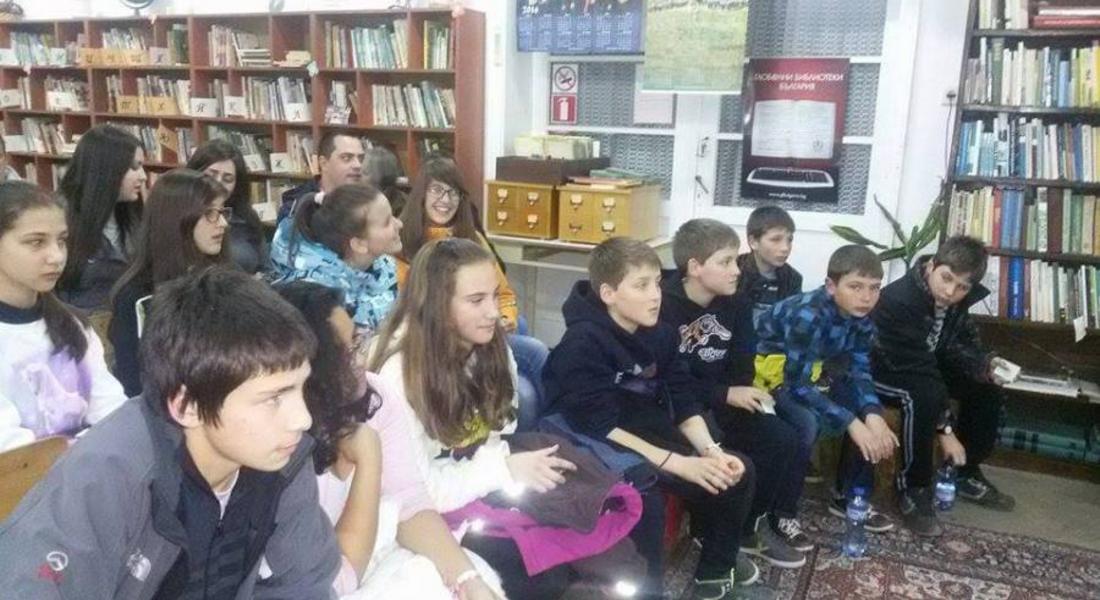 Прожекция на филма „Под игото“ събра в Момчиловци хора от различни поколения