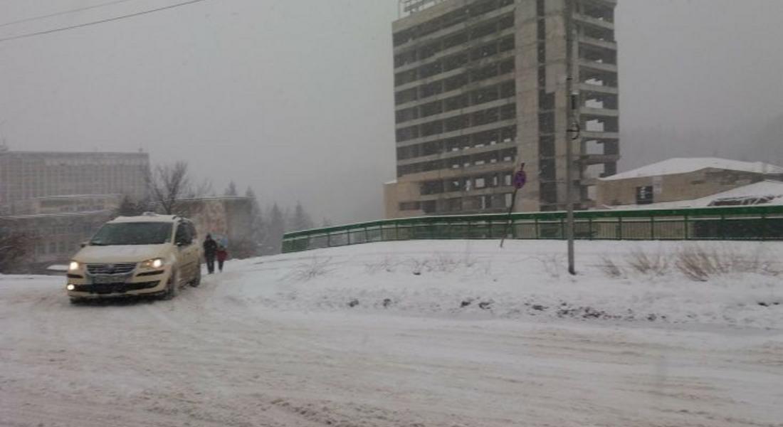 Такситата и автобусите в Смолян да се движат с вериги