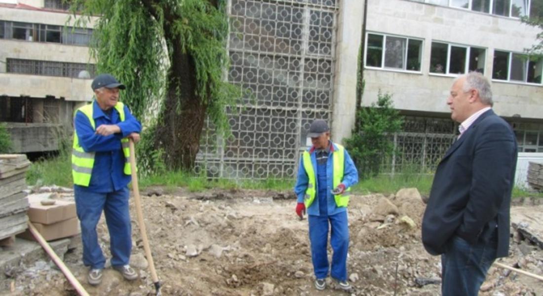 Мелемов провери изпълнението на ремонтните дейности на улици по мащабния проект „Зелена и достъпна градска среда"