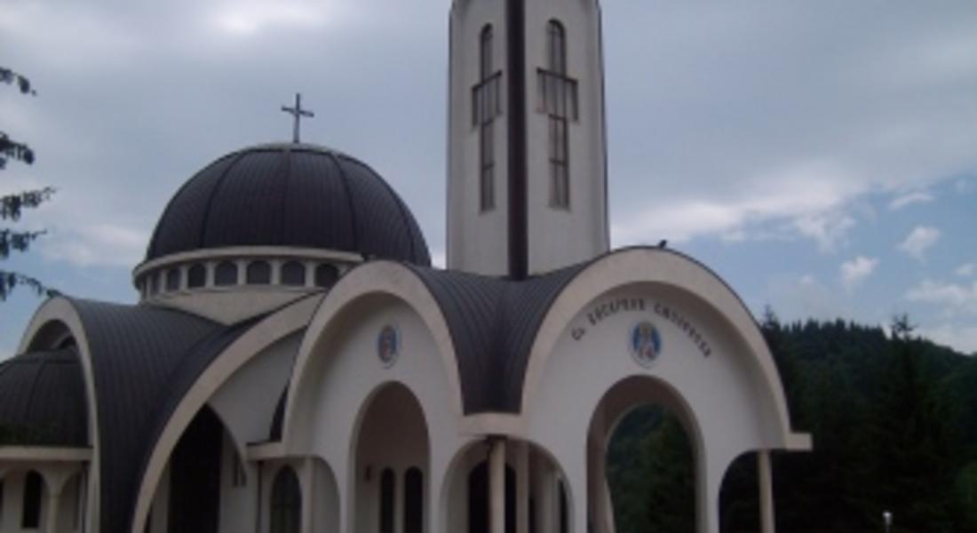  Видинският митрополит Дометиан пристига в родната си Хасовица