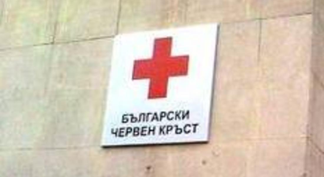 Областната организация на БЧК – Смолян получи дарение от управител на шивашка фирма от Мадан