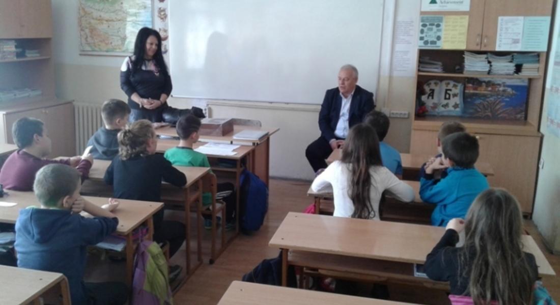Ученици представиха пред кмета Мелемов новата визия на нашия град