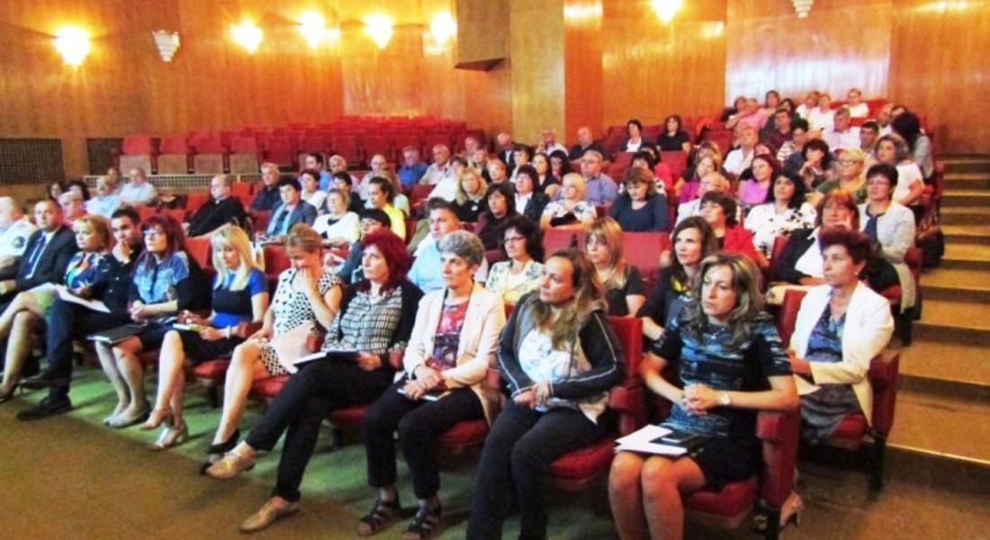 Дни преди учебната 2018-2019  г.: Среща на директорите на училищата от областта
