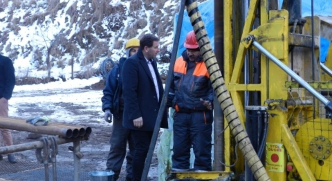 Успешно приключи проучвателния сондаж за находище на минерална вода в Мадан