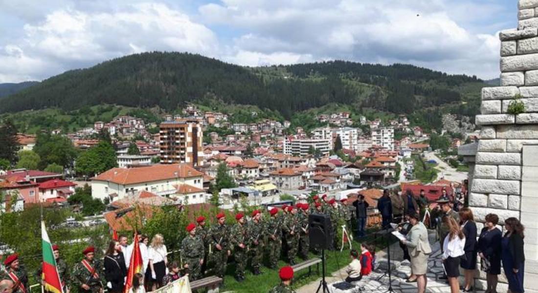 Чепеларе почете загиналите във войните 