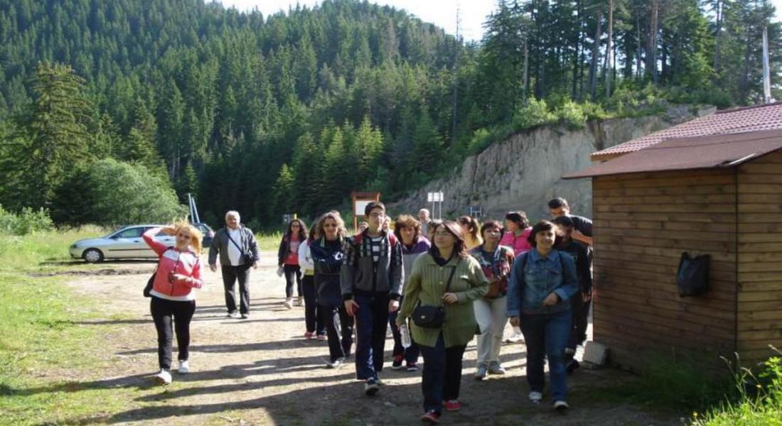 С поход до "Калето" отбелязаха 135 години от създаването на Статистика