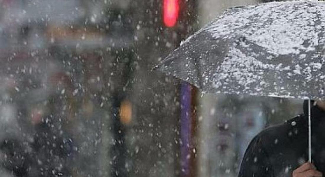 Облачно време, с валежи почти в цялата страна