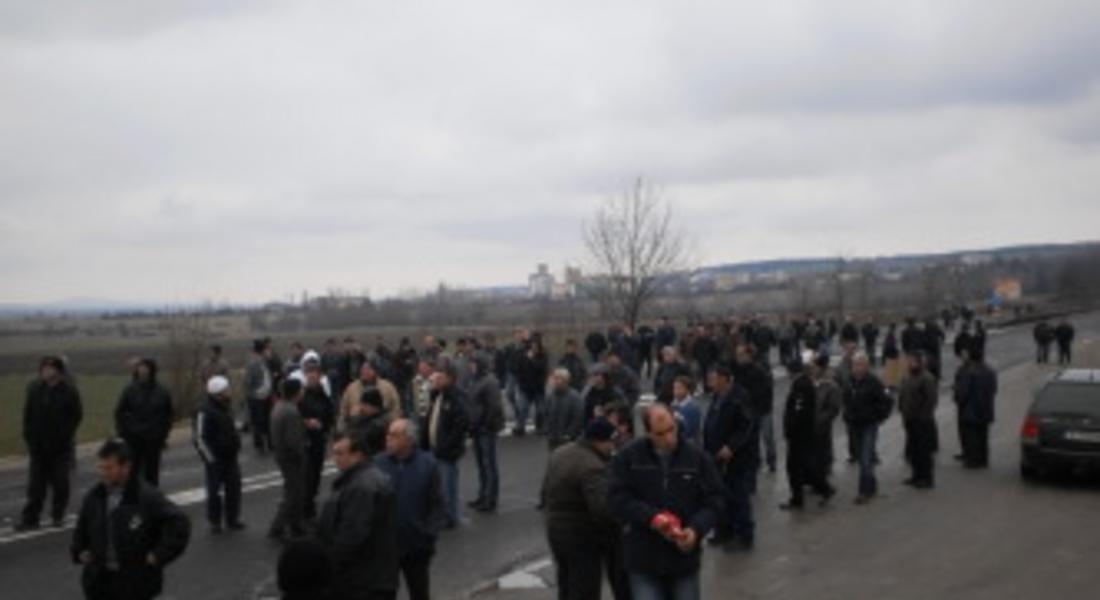 Блокираха пътя  за Златоград , заради ниските цени на тютюна