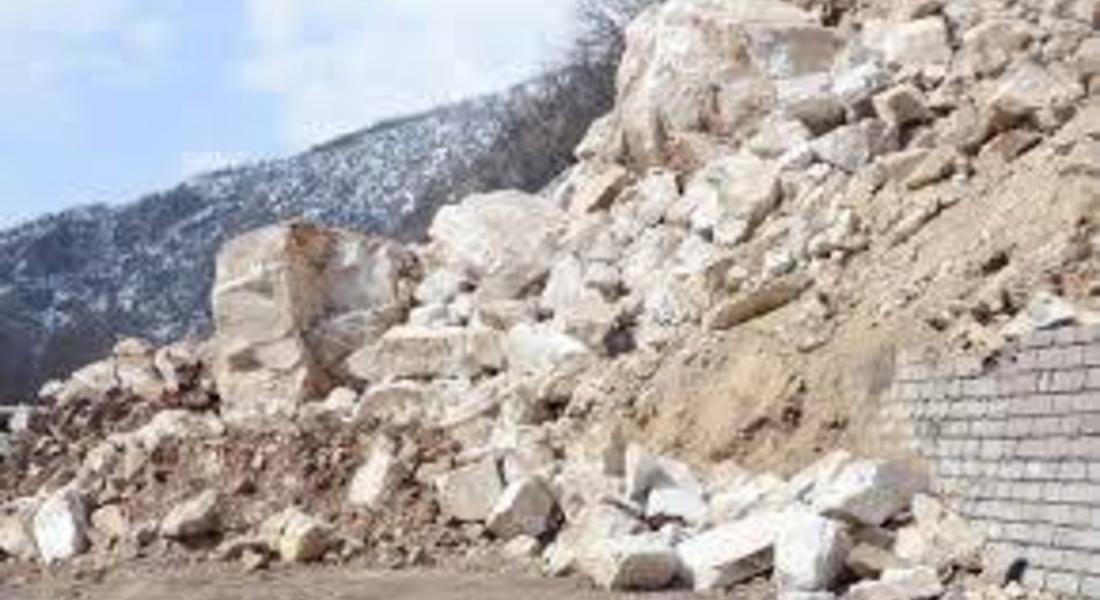Заради взривове затварят за два часа главен подход към Смолян