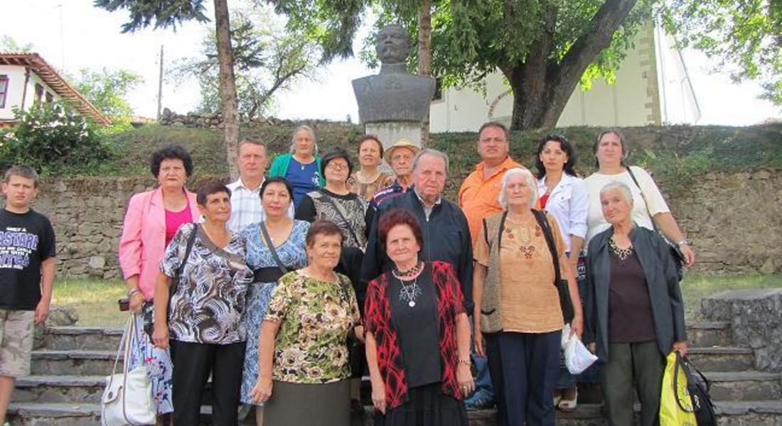 Серафимовци се поклониха пред родното място на легендарния полковник Владимир Серафимов