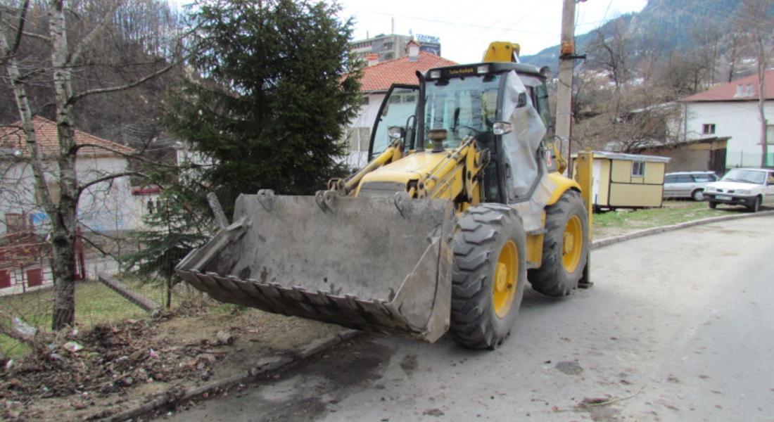 Лъскат и мият ударно Смолян