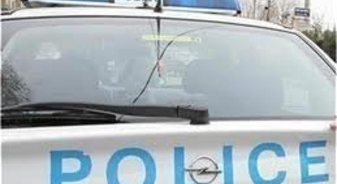 Заловиха 44-годишен в момент на кражба на телефонен кабел
