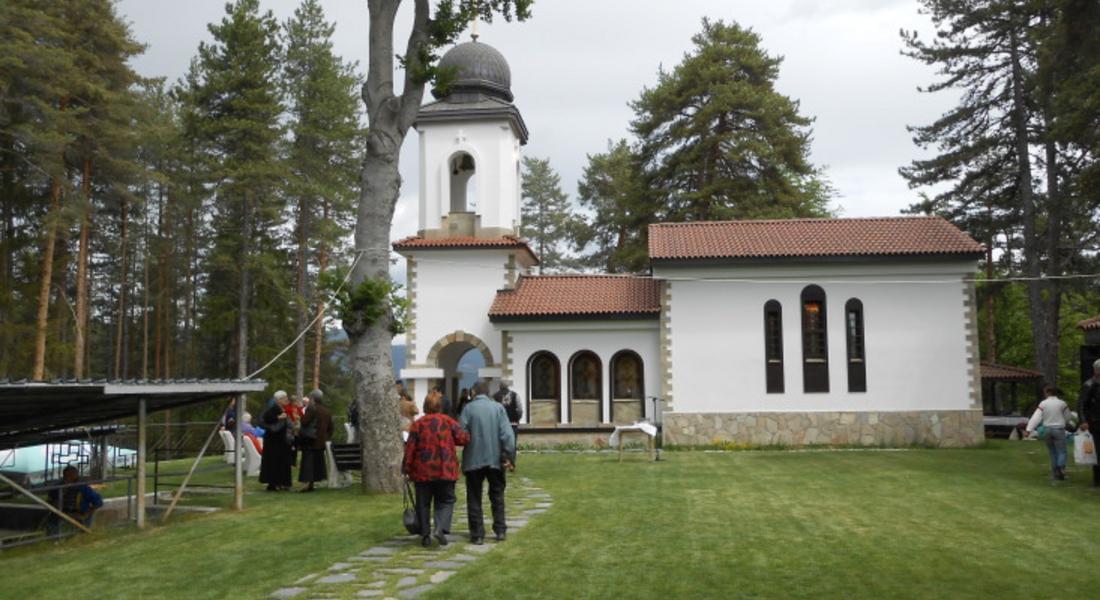     Параклисът "Св. Спас" над Райково ще отбележи храмов празник утре