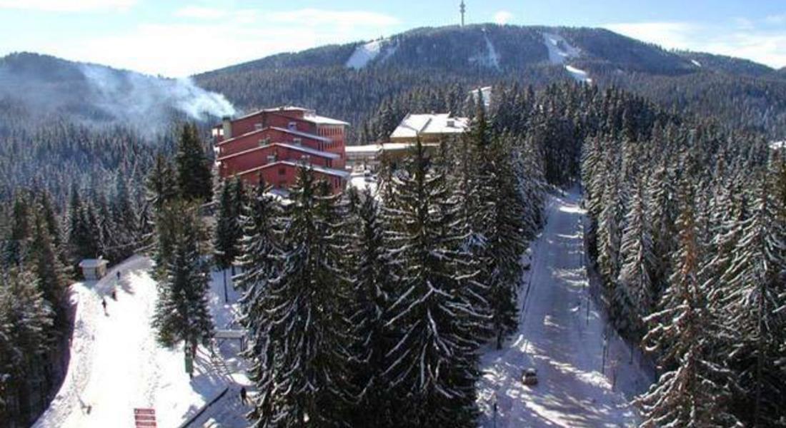 Сняг заваля в Пампорово и Рожен