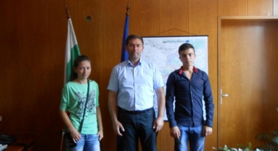 Кметът на Мадан с личен жест към първенците на Випуск 2014