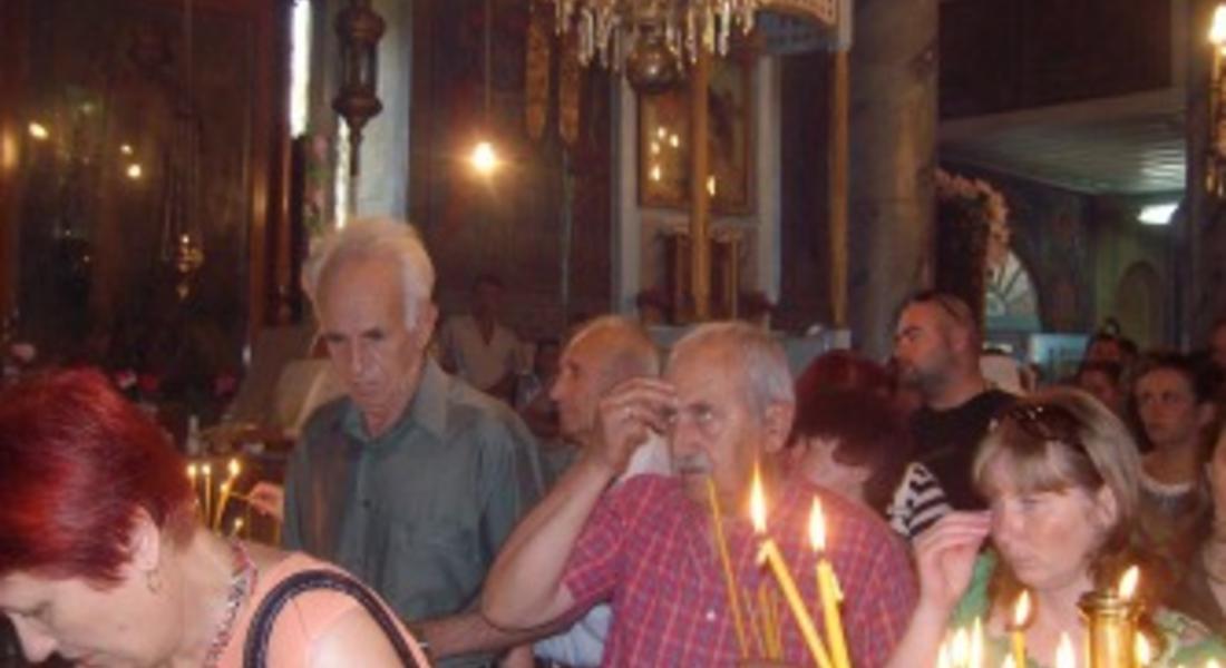 Празнична Света литулгия отслужиха в църквата Св."Богородица" в Смолян