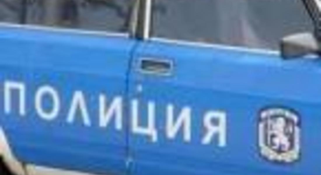 Моторист е с опасност за живота след катастрофа