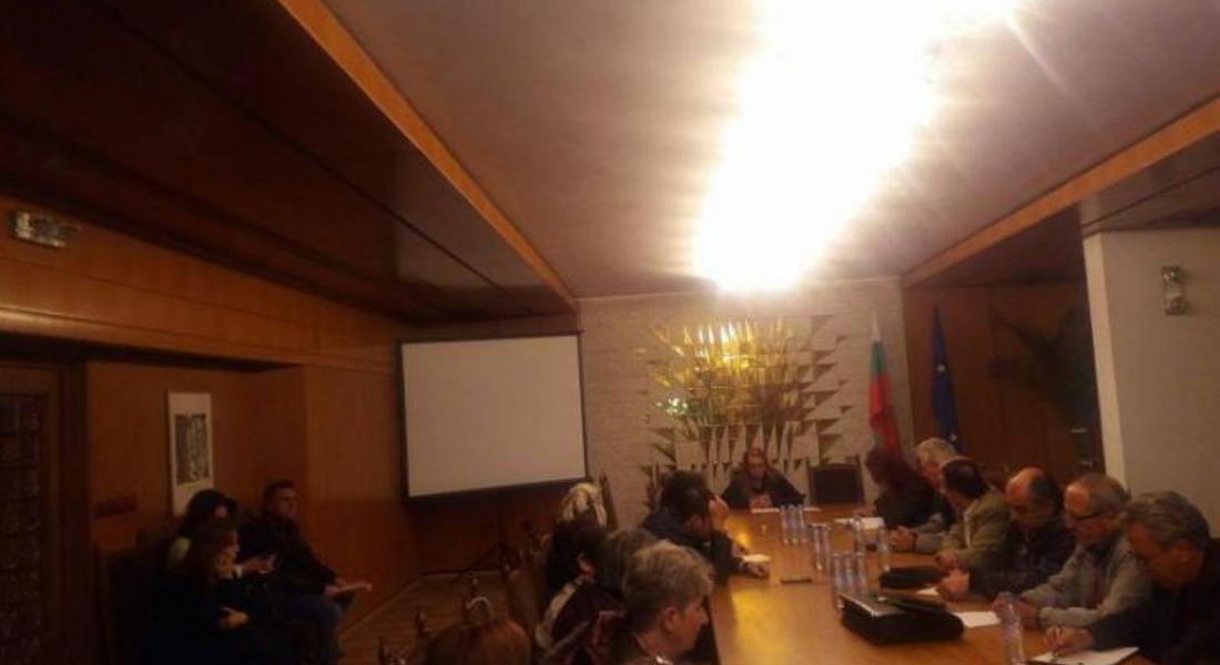 Граждани подкрепят предложението на общината за вземане на временен безлихвен заем от МФ, с който да се погаси стария