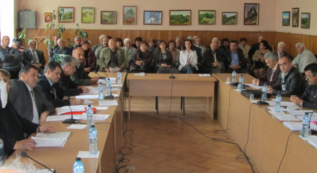  Свалиха председателя на Общински съвет - Девин
