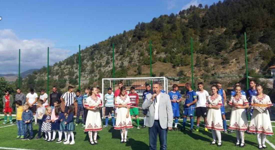 С нова спортна площадка и ремонтирани улици посрещнаха празника в Гьоврен