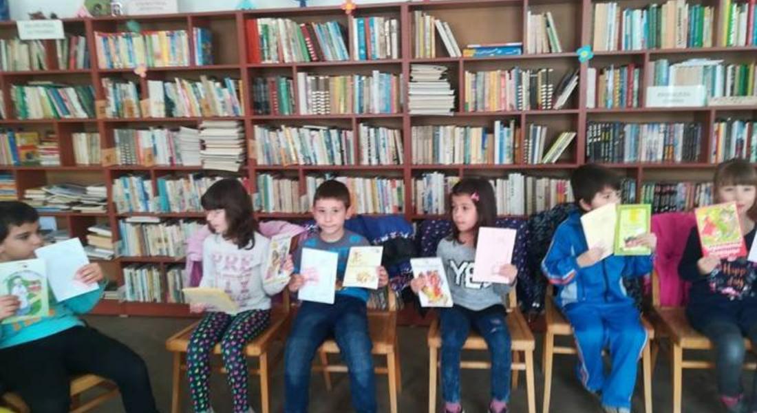 Децата на Момчиловци и екипа при НЧ ”Светлина 1925” ще дарят яйца на най-възрастните самодейци в селото