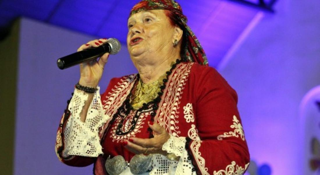  Валя Балканска смая италианците в Матера с гласа си