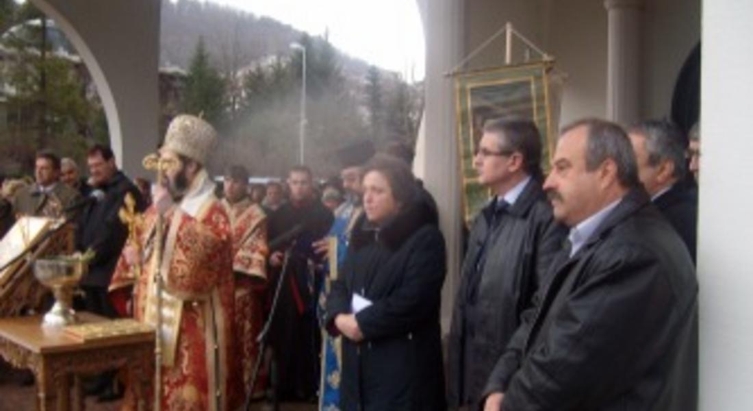 Дора Янкова:"Историята ни не познава изгорено или пленено българско знаме"