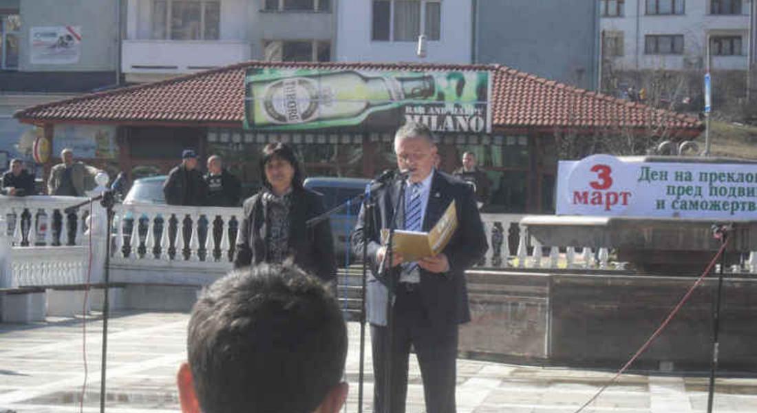 Кметът на Неделино подари коледно парти 