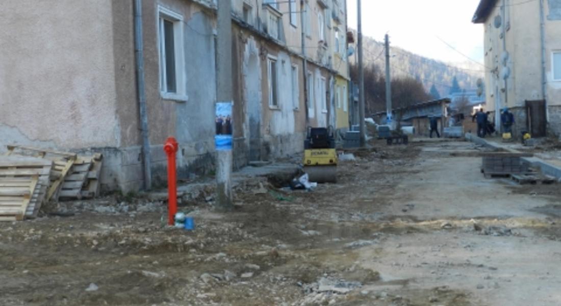 Стартира ремонт на ВиК мрежата на улица "Миньор" в Мадан