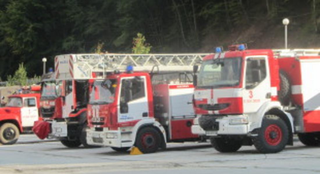 Пожарната отчита 80 произшествия, 57 от които пожари