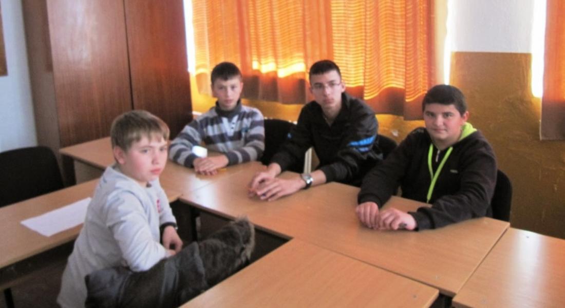 Три отбора мериха сили в общинския кръг на Националната викторина по безопасност на движението в Доспат