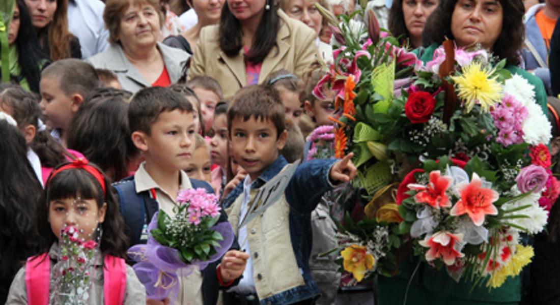 896 са първолаците тази година в област Смолян 