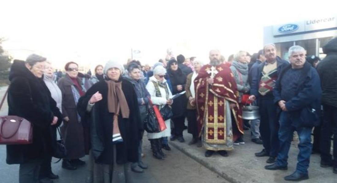 Кръста на Богоявление ще бъде хвърлен и в река Черна до Спортната зала в Смолян
