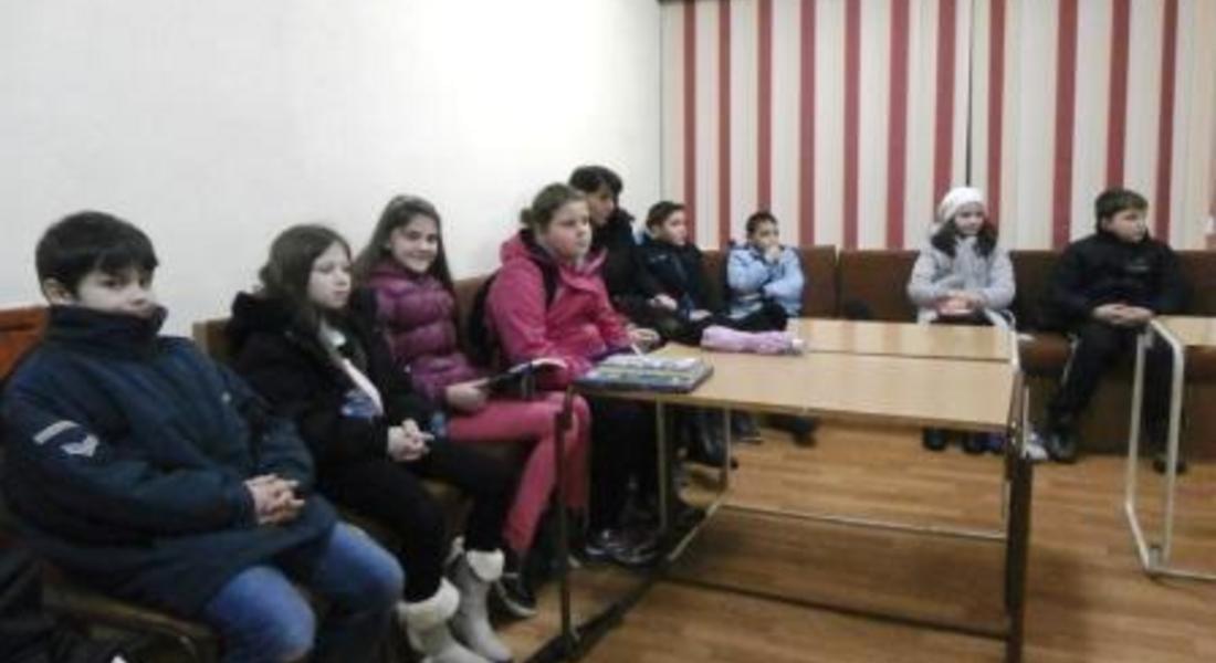  Библиотечен урок на тема „Пътят на книгата” проведоха четвъртокласници