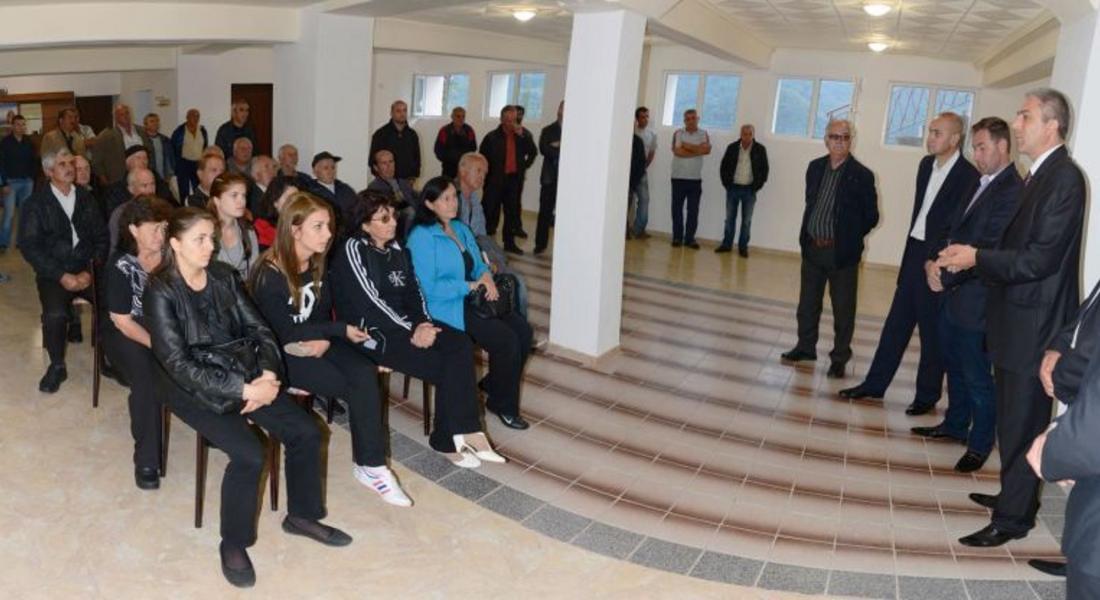 Кандидат-депутати на ДПС дадоха старт на изграждането на нов водопровод в с.Върбина