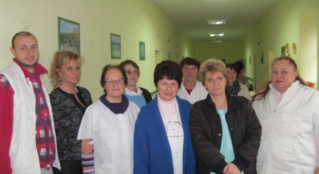   Отново с радост и подаръци при бабите и дядовците в с. Фатово