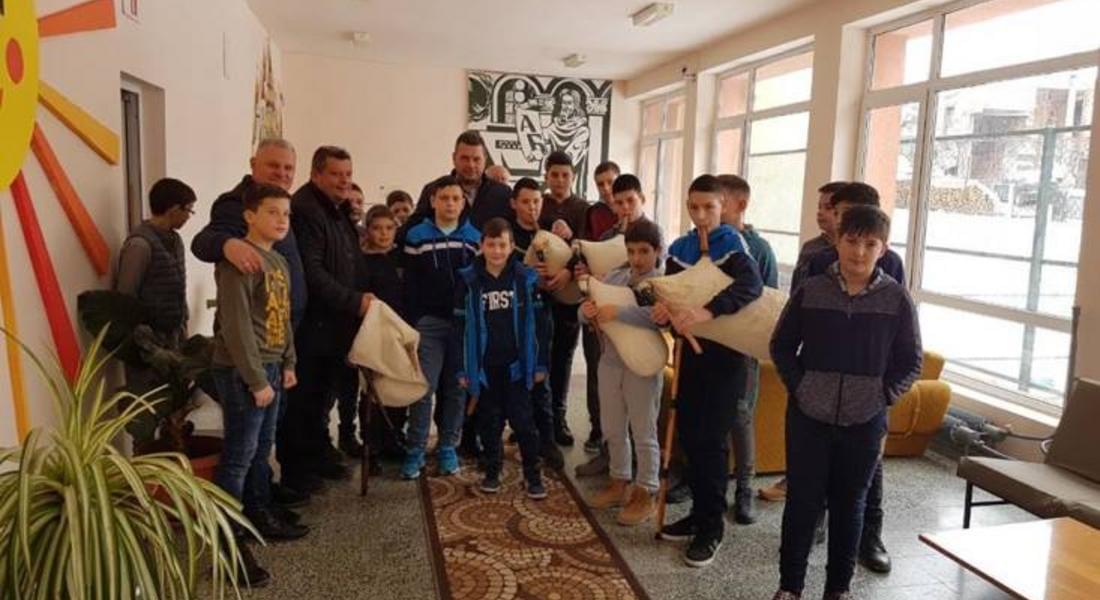 Петър Янев е ръководител на най-новият клуб "Гайдари" в Неделино