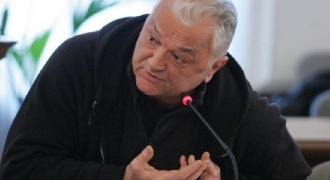 Взривиха колата на Сашо Диков с 1 кг тротил