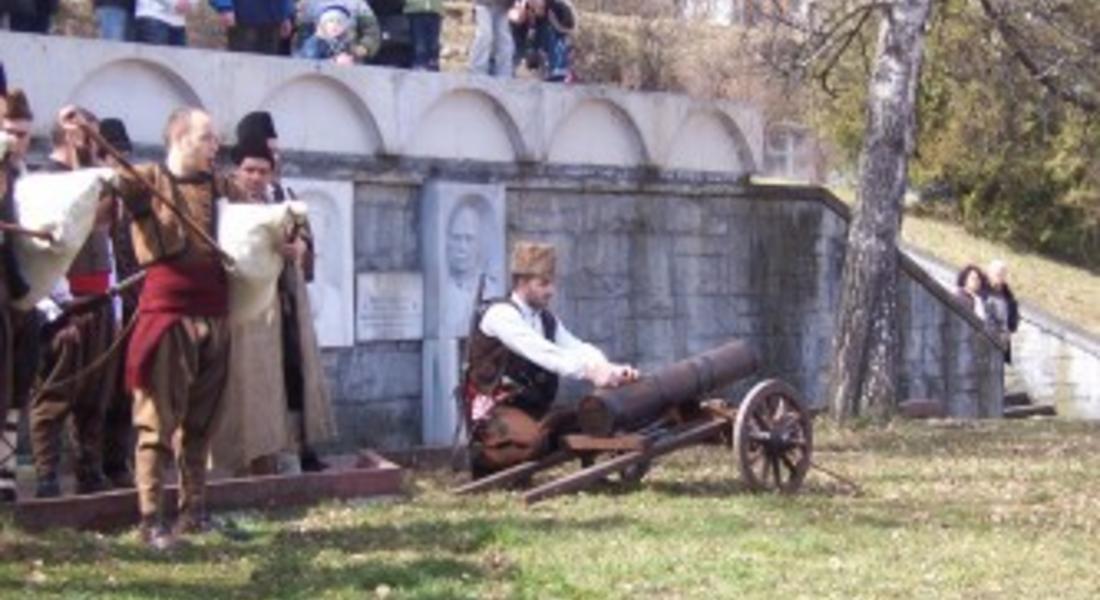  Почитаме Деня на народните будители