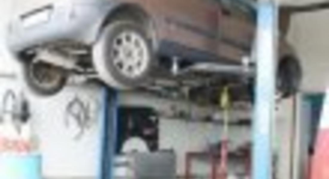 Автосервиз в кв.Средок работи без разрешителни и касов апарат,установиха проверяващи