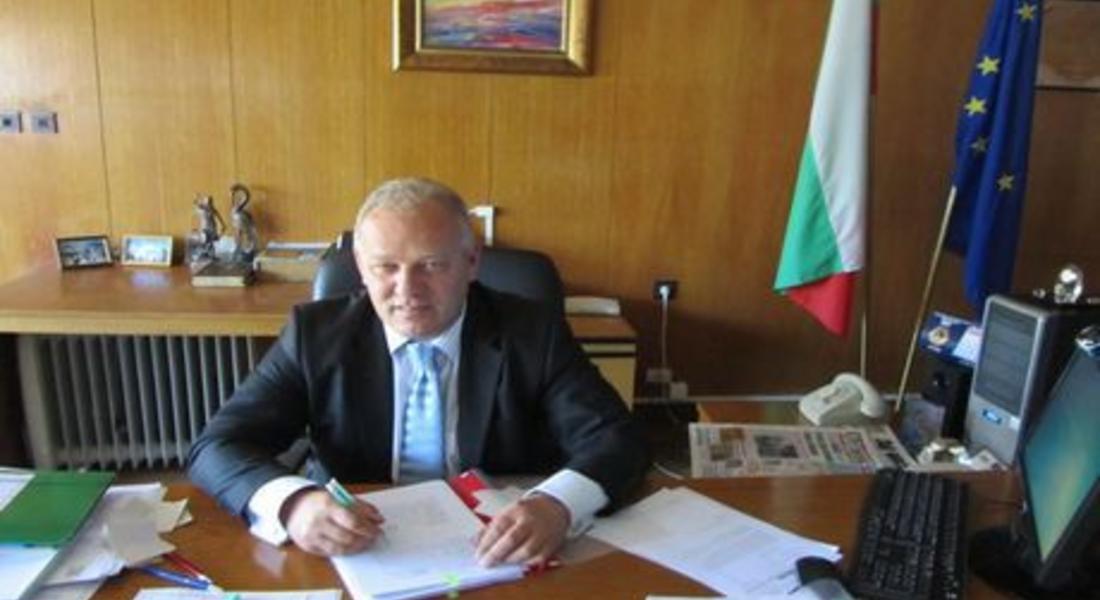  Кметът Николай Мелемов отговори във Фейсбук на нападките на Янкова