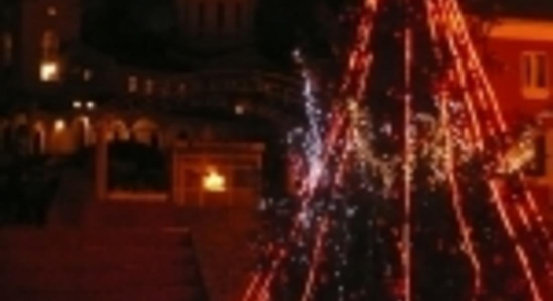 С пищна заря и червено вино дойде 2014-та в Неделино