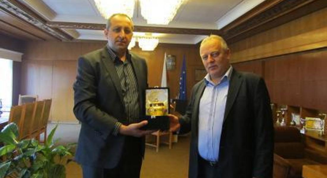Николай Мелемов благодари на кмета на Пендик за гостоприемството